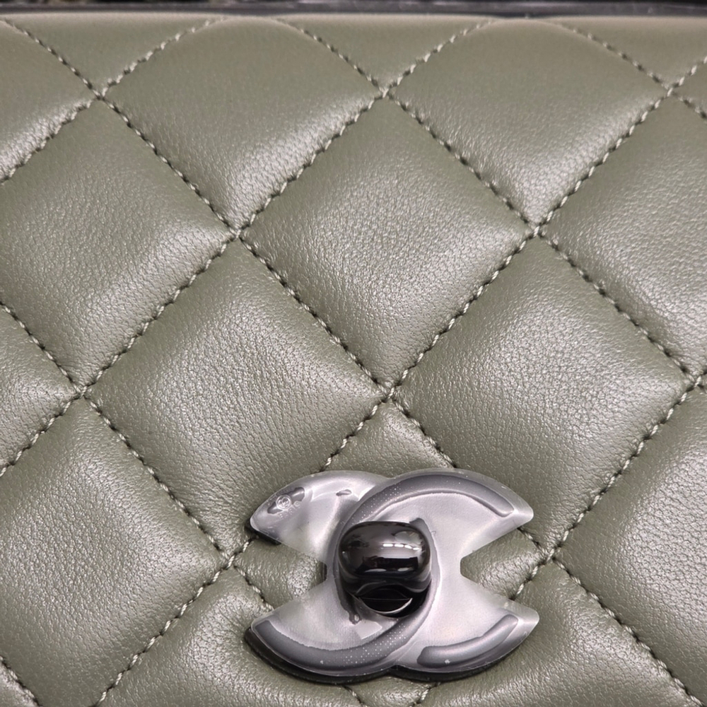 New Chanel Trendy WOC - Picture 7 of 16